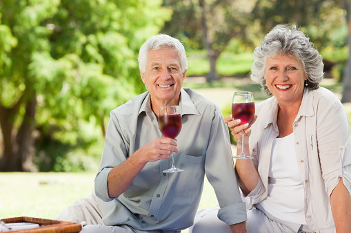 Rượu vang tốt cho người già