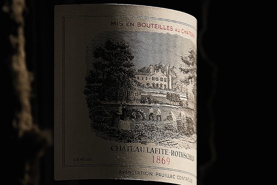 Chateau Lafite Rothschild 1869 được bán với giá kỷ lục 230.000 usd một chai